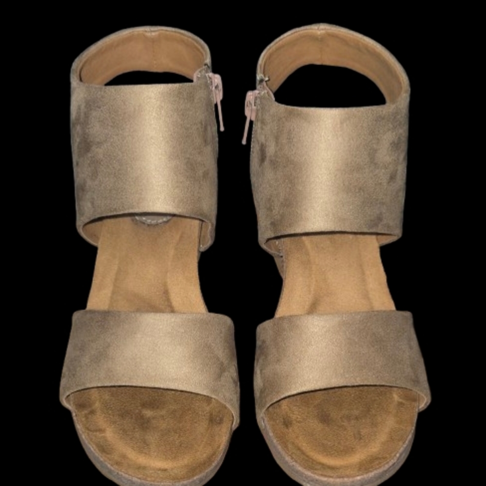 Tan Suede Sandals with Chunky Heel